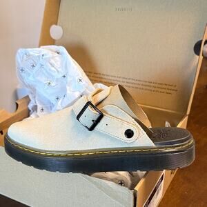NEW Dr. Martens Carlson Warm Sand Mules Unisex 9 Men 10 Women